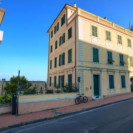 Mini Vicino Pista Ciclabile E A Pochi Minuti Dal Mare 2 * Imperia